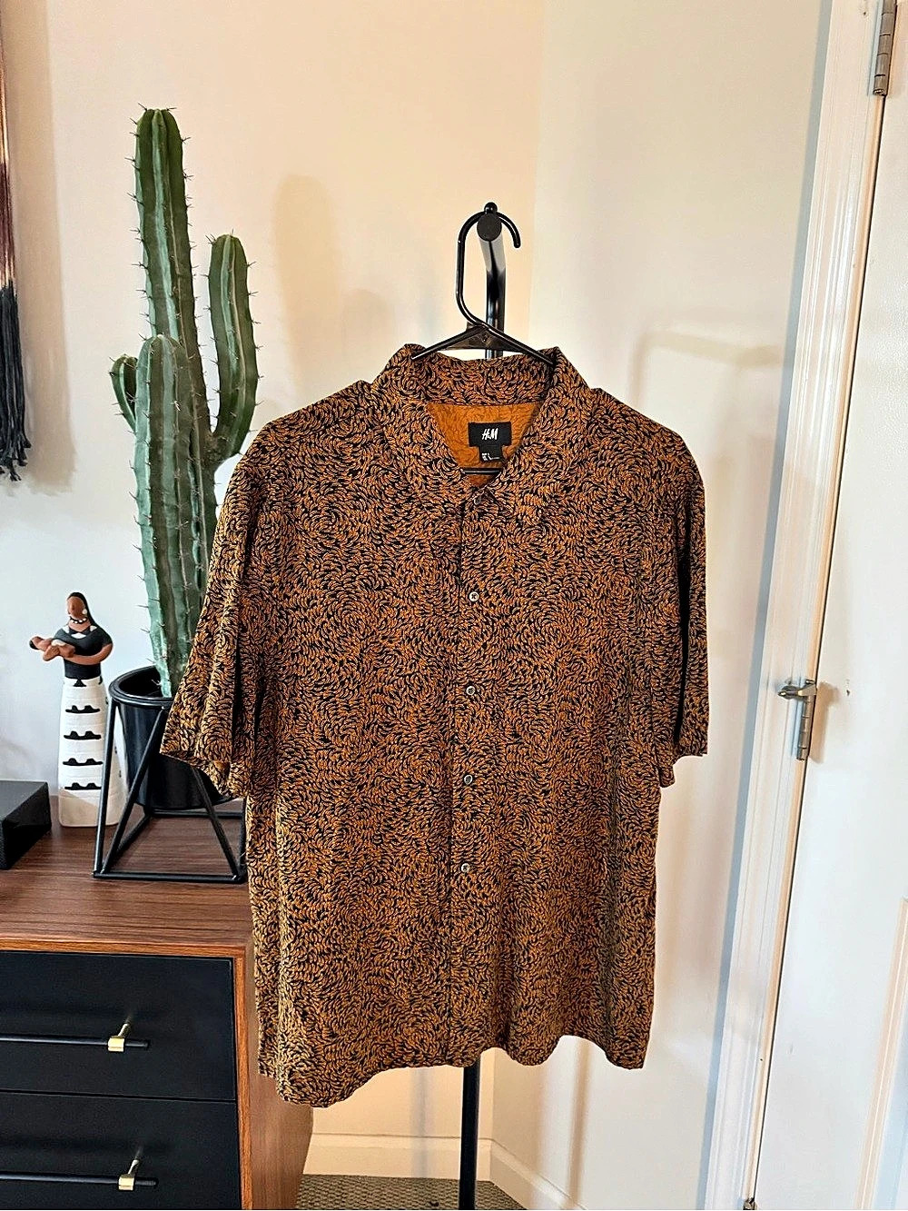 H&M Floral Button-Down Shirt in Brown & Black Size Large Like N
